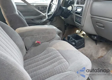 2001 Chevrolet S-10 Ls из США, поврежденный, VIN 1GCCS19W918113601